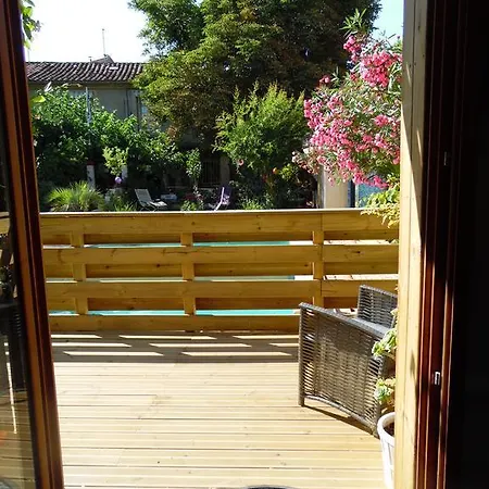 לינה וארוחת בוקר Le Jardin Suspendu *
