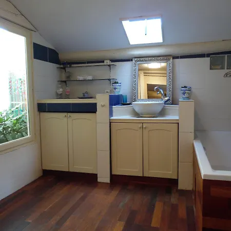 לינה וארוחת בוקר Le Jardin Suspendu ז'יניאק